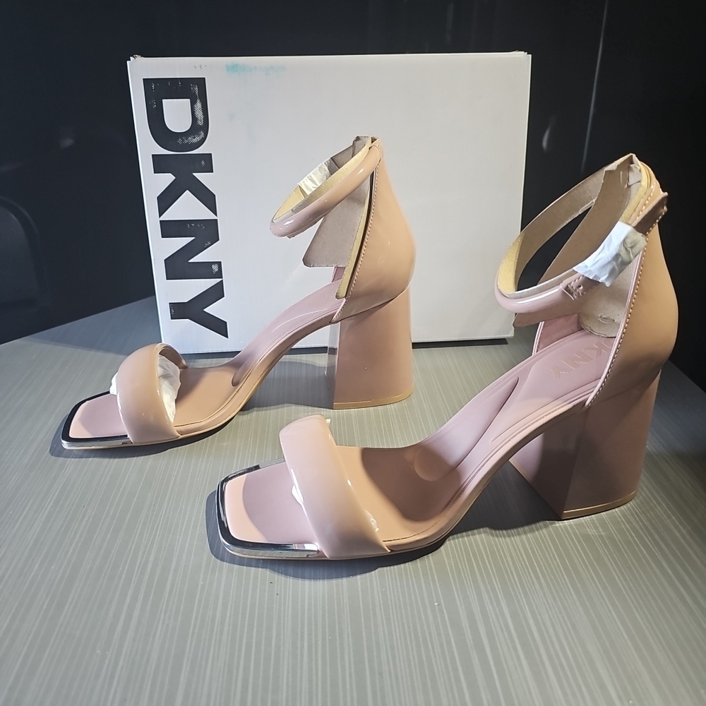 DKNY Scarla Ankle Strap Patent Leather‎ Heeled Sandals In Blush Women’s 11M NEW